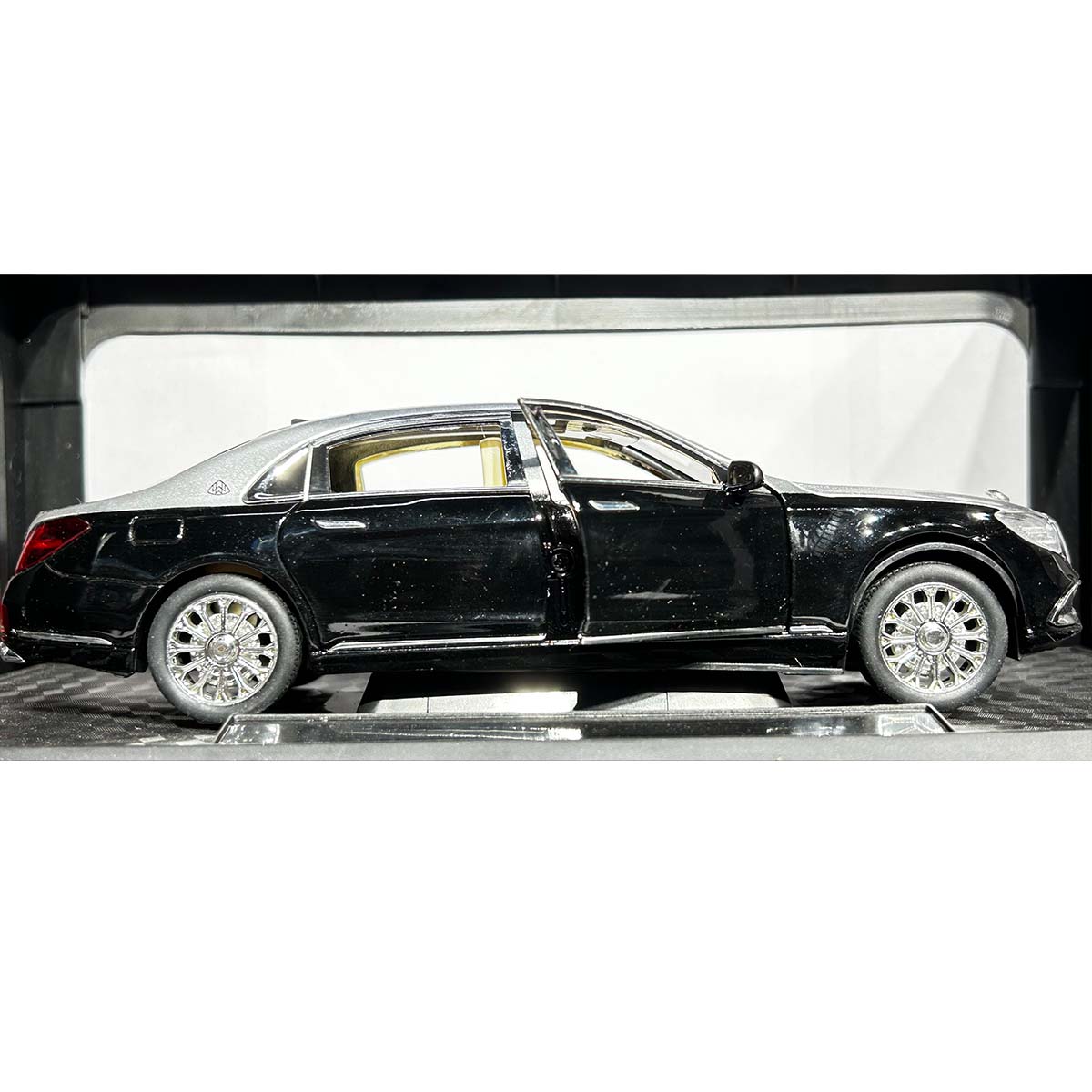 MERCEDES MAYBACH